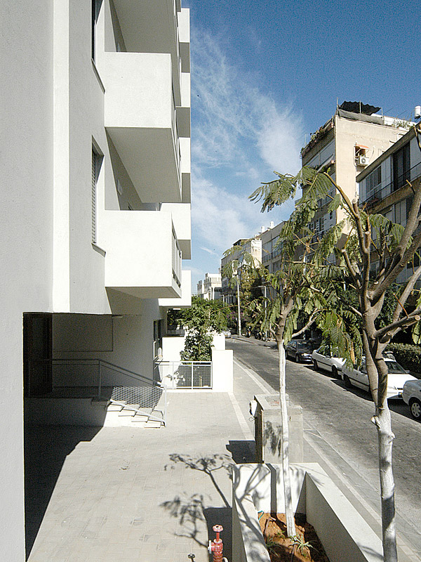 Hovevi Zion apartment building